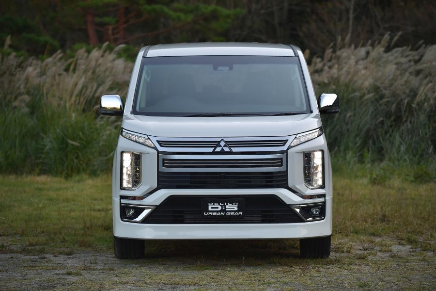  Mitsubishi Delica D:5 Urban Gear 2018 года  (фото 7 из 30)